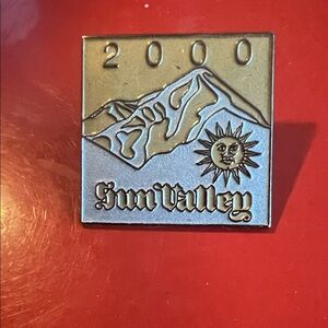 Sun Valley 2000 Pin
